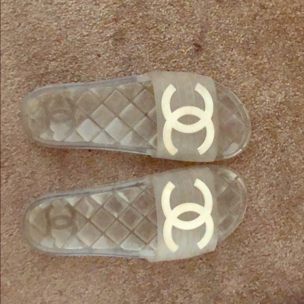 Chanel slides